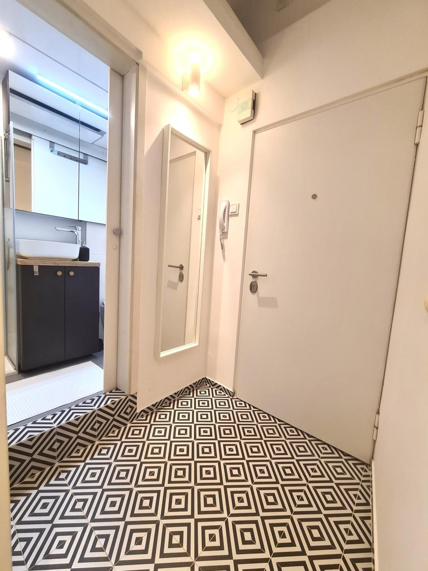 Apartment Courtyard Center *
